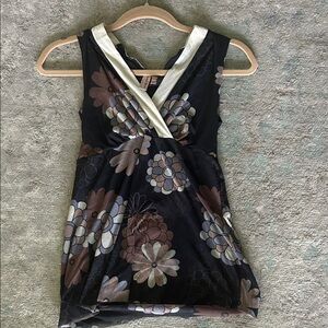 Sweet Pea Black and Cream Top